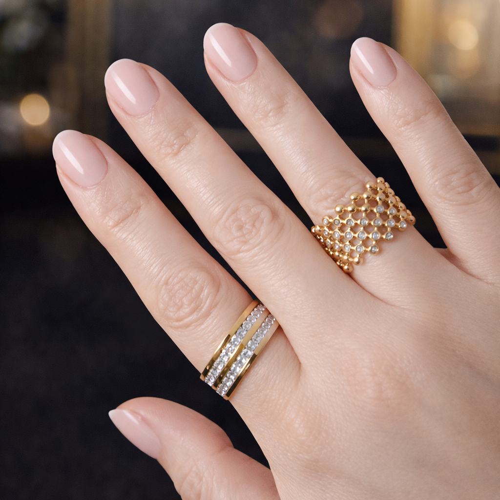 Bague Naya design ajouré délicatement travaillé
