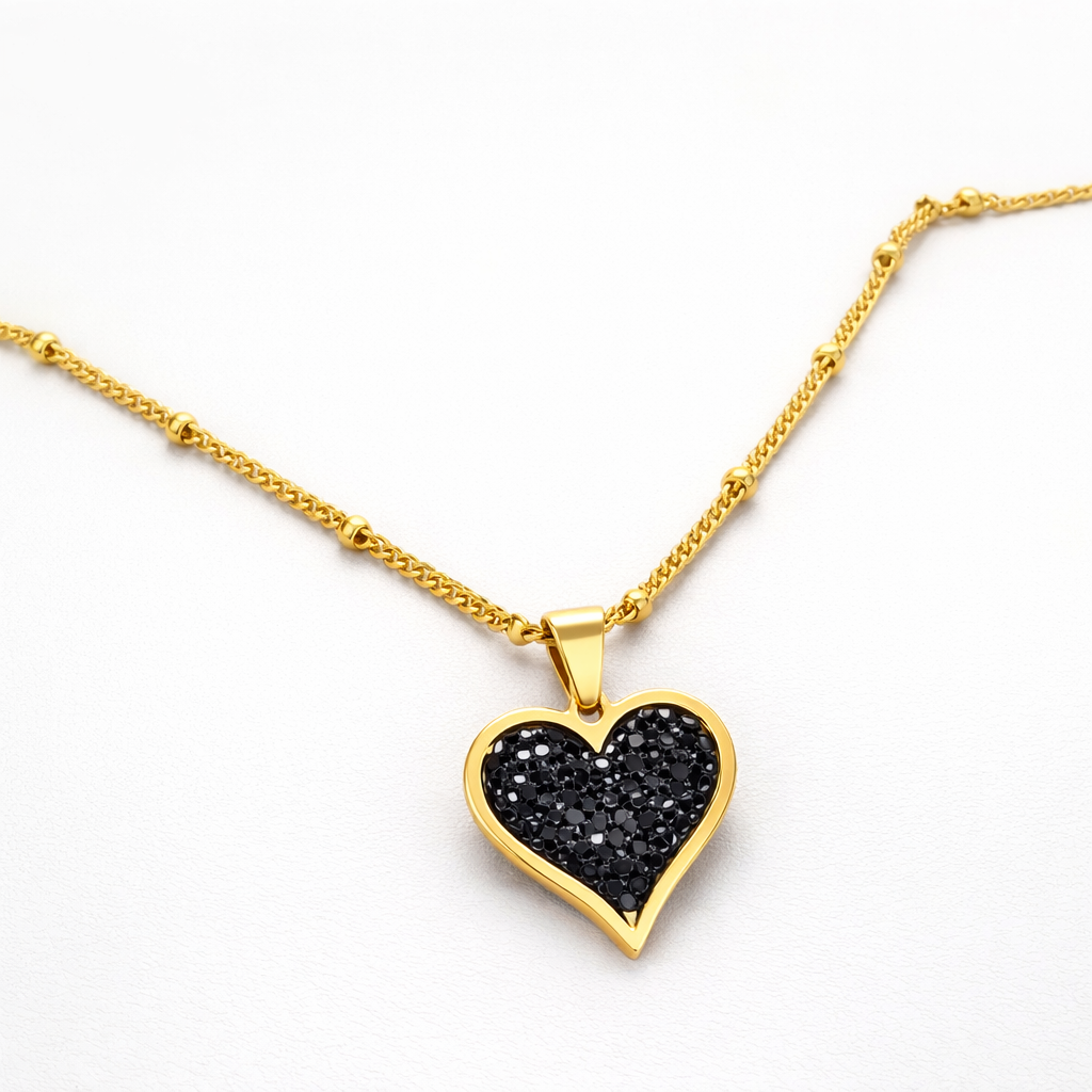 Collier Lora pendentif en forme de cœur pavé de pierres noirs