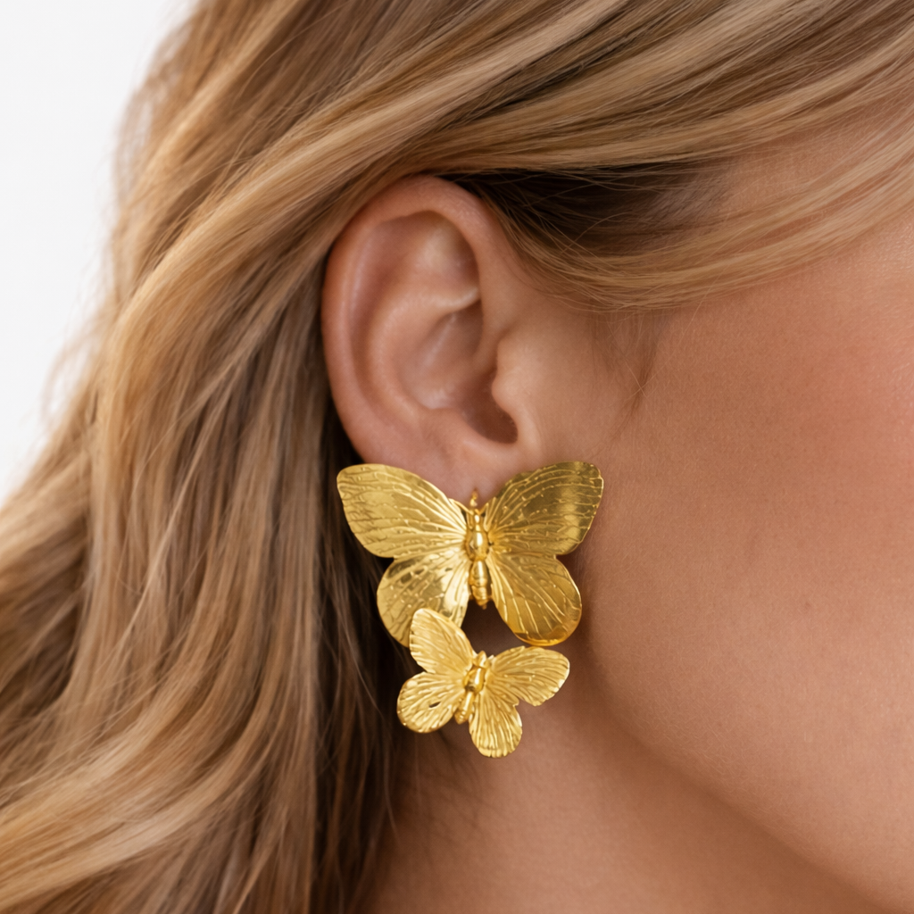 Boucles d’oreilles Élise – Papillons dorés en acier inoxydable