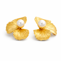 Boucles d’oreilles Perla fleur dorée texturée