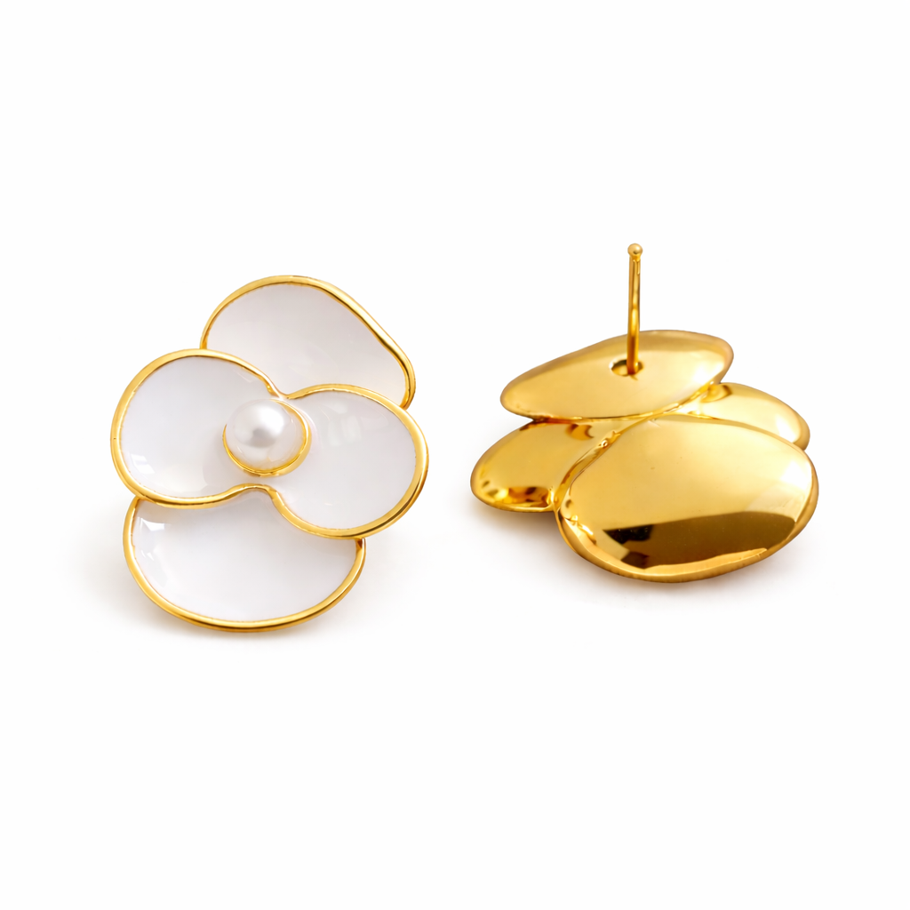 Boucles d’oreilles Rhéa en forme de fleur blanche